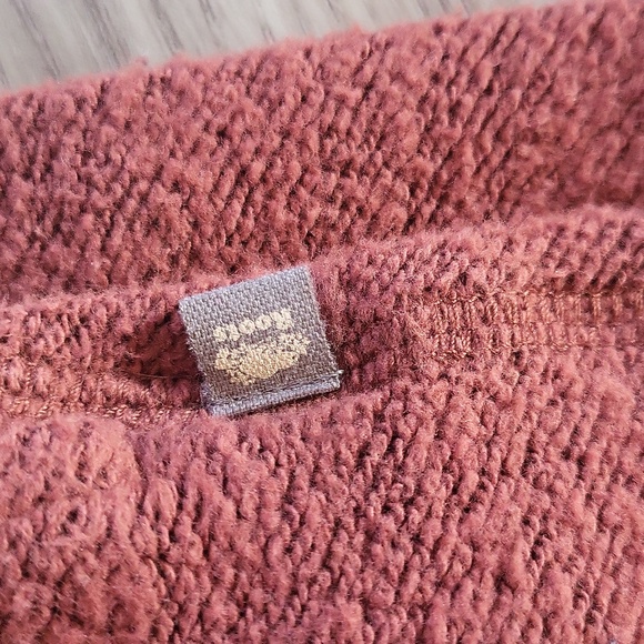 Roots l red l rust l comfortable pants l Size XL l sweats l orange color - Picture 2 of 8